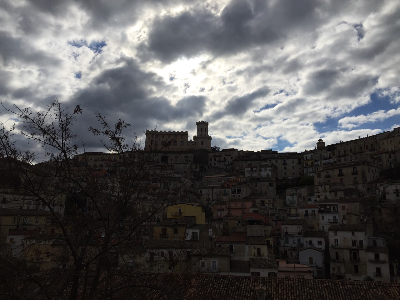 Domani freddo con neve sui monti