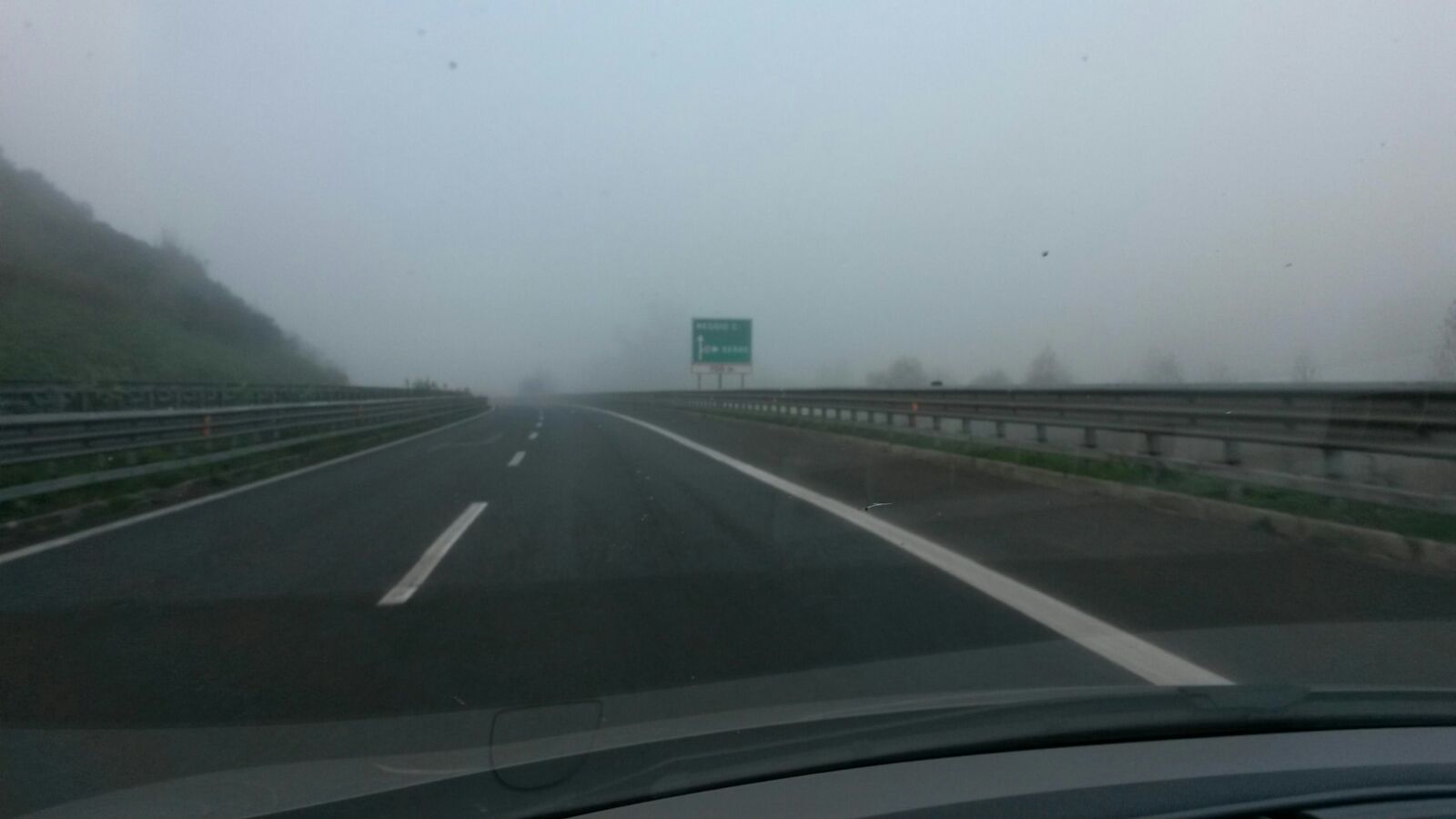 Ancora nebbia stamane sulla A3 nelle valli del Mesima e del Crati