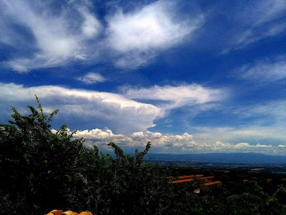 La Calabria alle prese con temporali e tantissimi fulmini! Come evolverà?