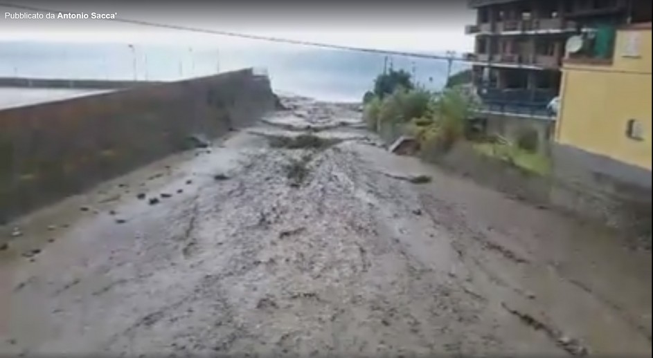 DIRETTA METEO: raggiunti quasi i 90 mm nel vibonese!!! sfiorati 100 mm a Palmi!!!