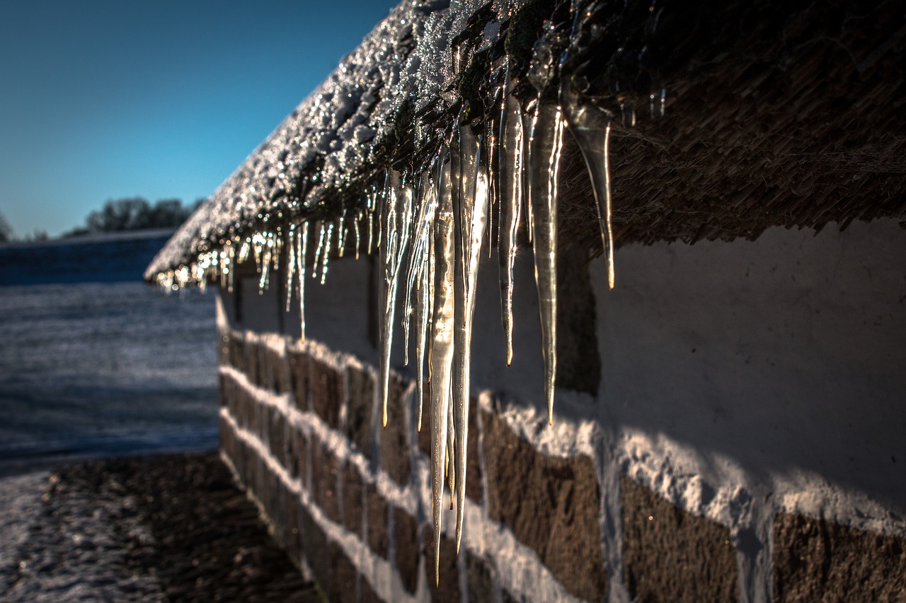 Previsioni meteo per domenica e lunedi: gelo ad oltranza in lieve miglioramento