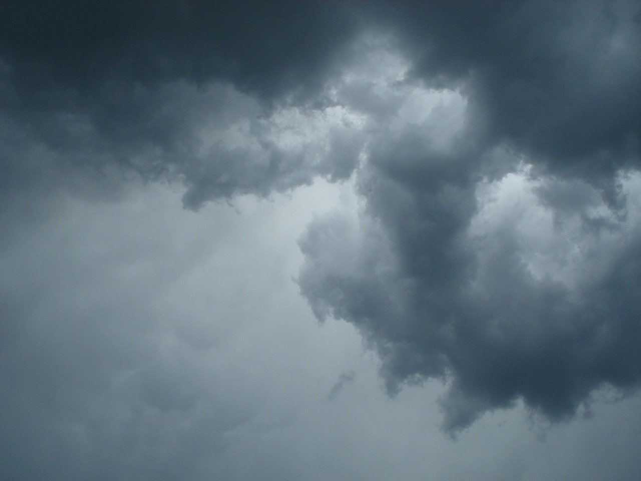 Meteo di domenica e lunedì: perturbazione in transito da domani sera!