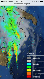 Risveglio bagnato sulla Calabria: temporali intensi in atto