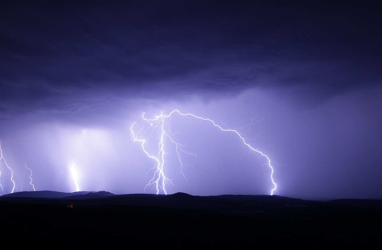 Meteo di venerdì e sabato: vortice ciclonico sullo ionio, precipitazioni localmente abbondanti