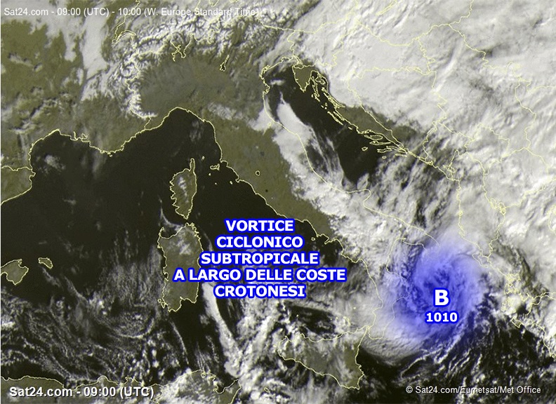 Ciclone subtropicale vicino la Calabria: piogge intense in atto sul crotonese e basso Ionio cosentino...