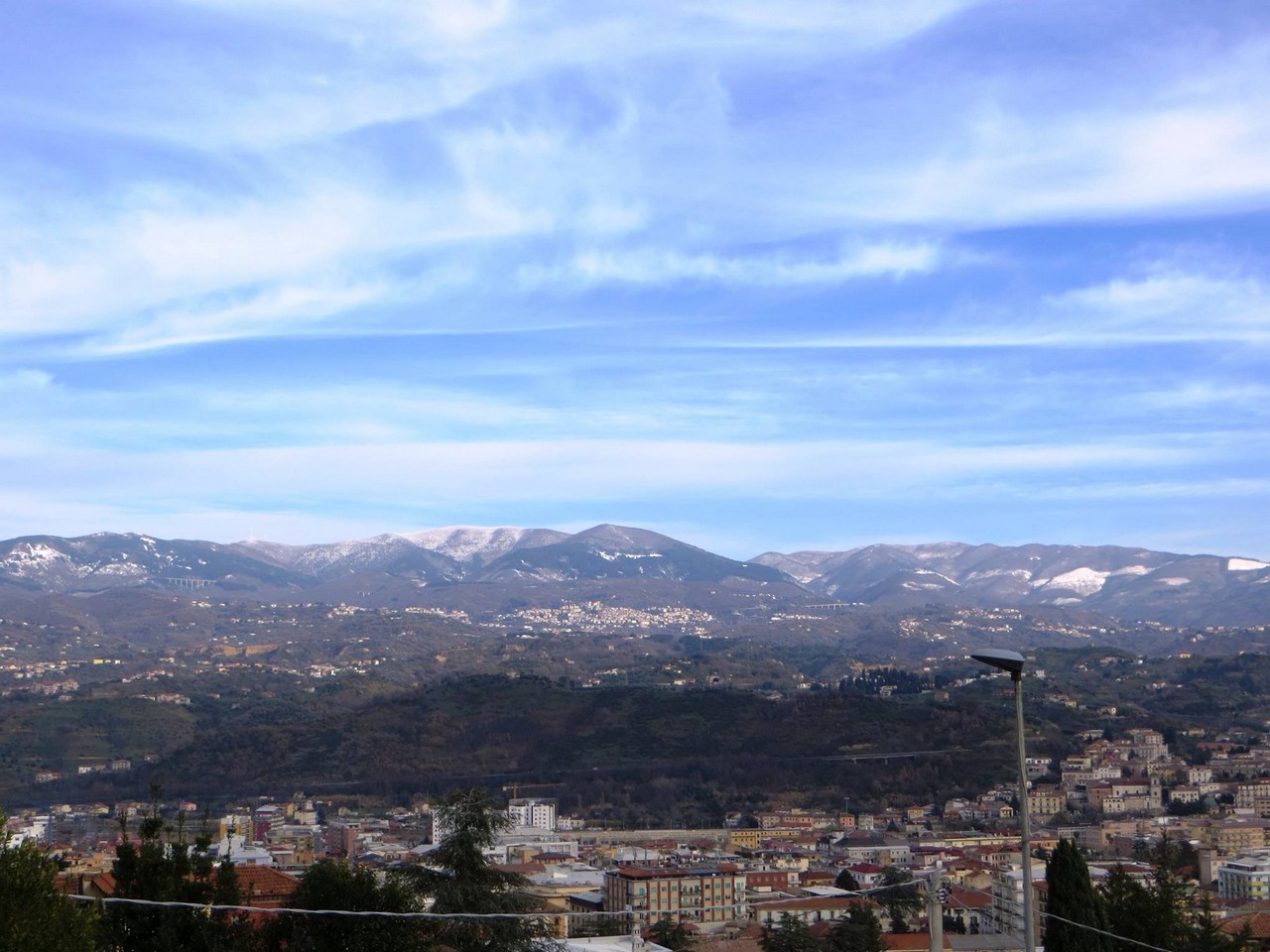 Meteo di martedì e mercoledì: iniziali condizioni di tempo mite e stabile, mercoledì tornerà qualche pioggia