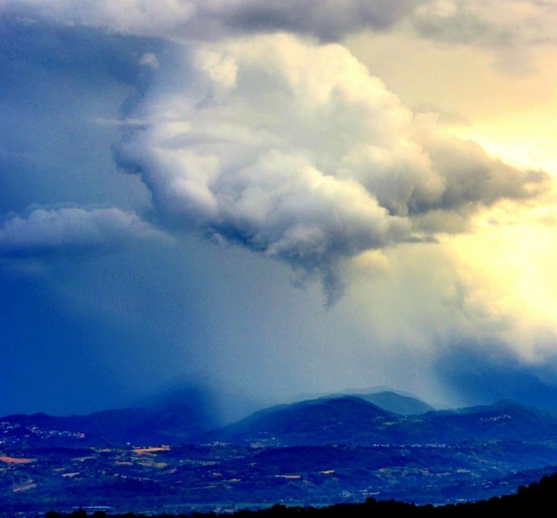 Meteo di sabato e domenica: fine settimana variabile con locali fenomeni instabili