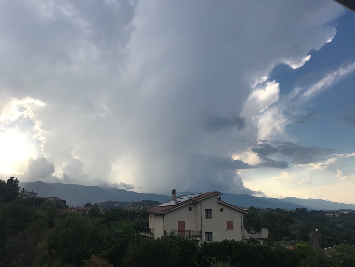 Da domenica cambio delle correnti: irromperà il maestrale con abbassamento delle temperature e nuova localizzata instabilità...