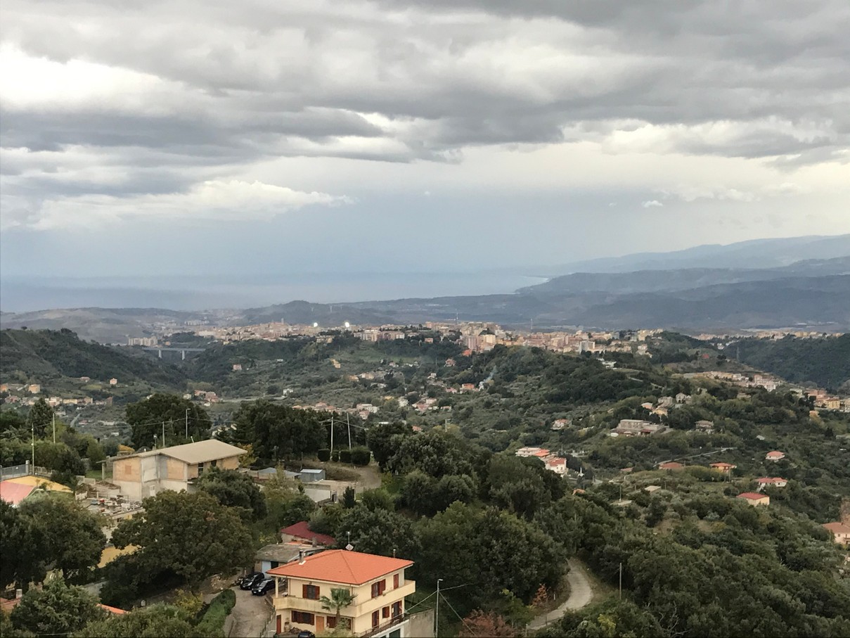 Nuvolosità irregolare in transito sulla Calabria